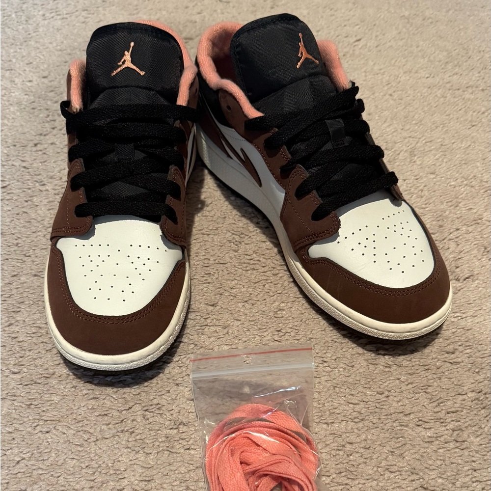 Jordan retro 1 mocha size 6.5y